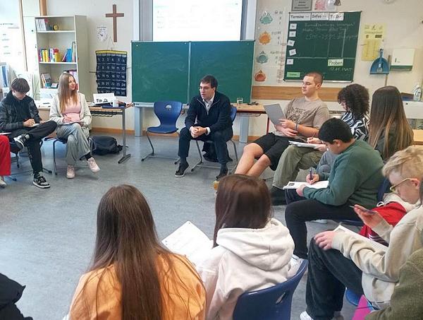 Liebfrauenhaus Schüler im Dialog mit dem Stadtrat
